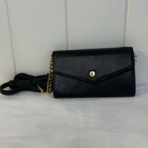 Stella and Max Chic Black Crossbody Bag
